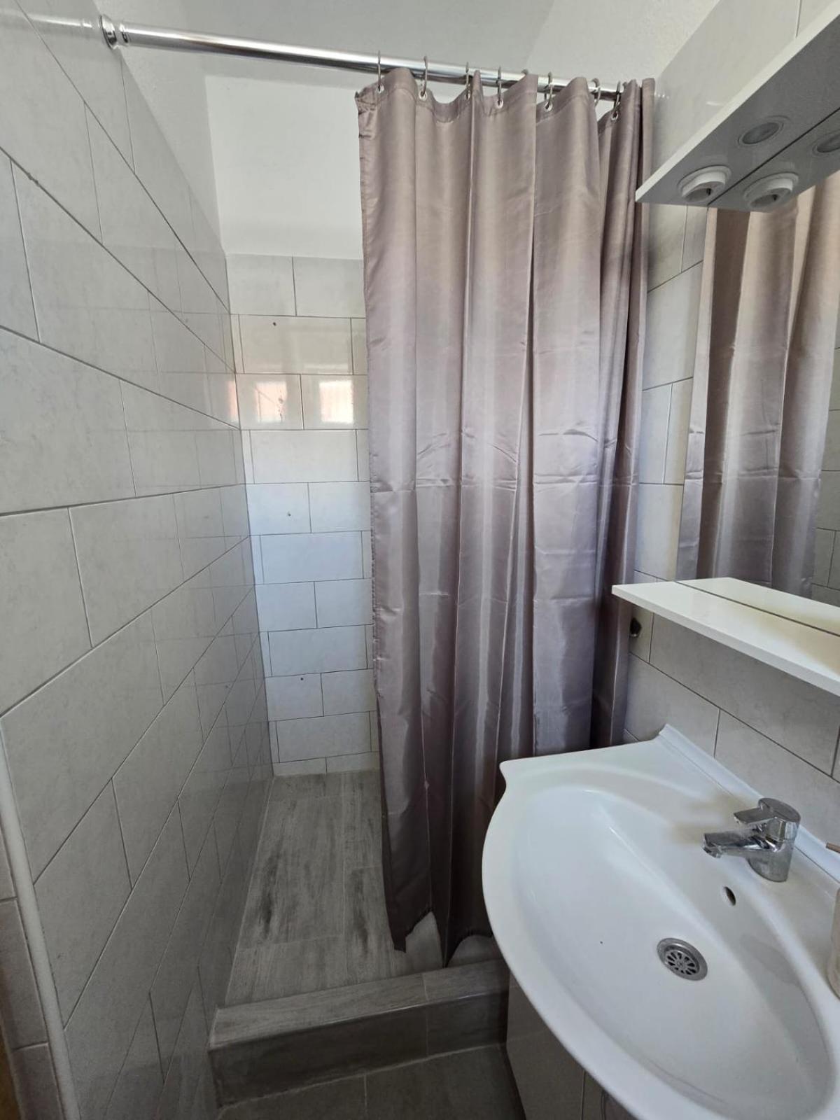 Apartmani Mlinar9 #2 Gornji Karin Exterior foto
